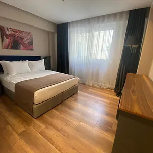3* Otel The Royals